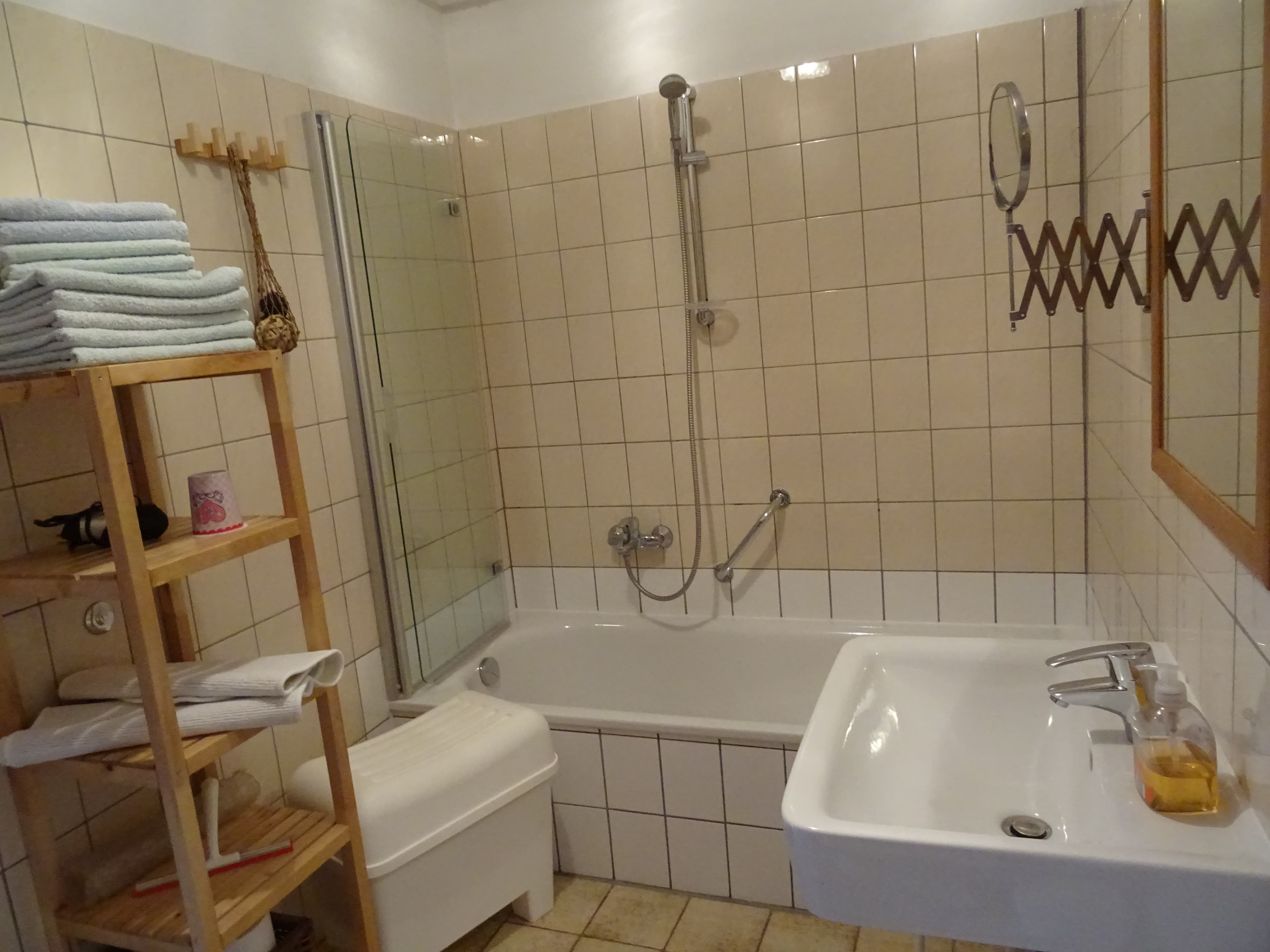 Bad in der Ferienwohnung des Scharnebecker Gästehauses in Scharnebeck