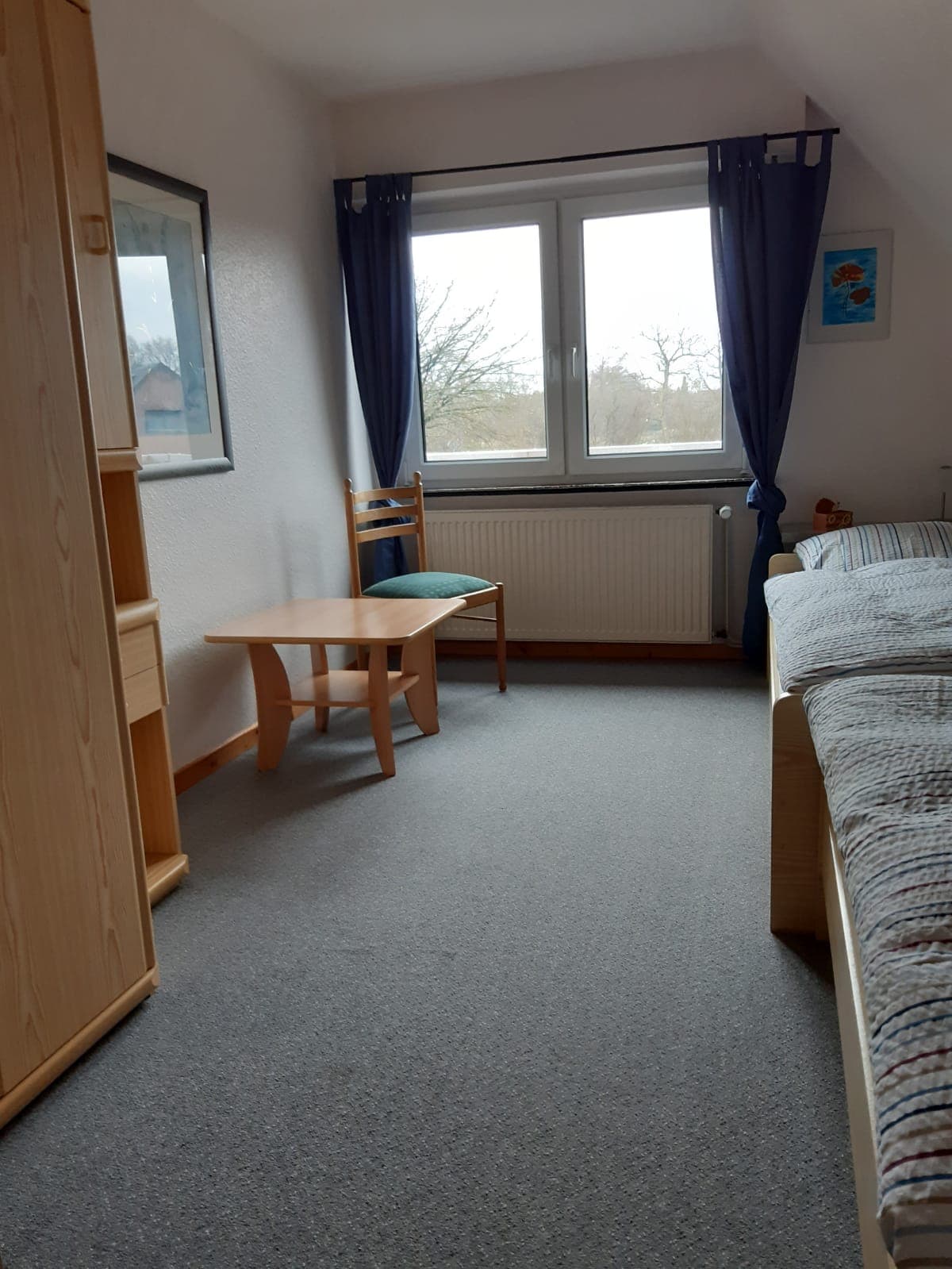 Das Zweibettzimmer in der Ferienwohnung Örtzeblick in Bergen