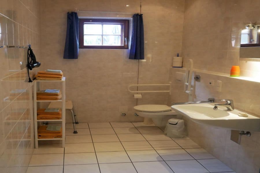 Badezimmer der Ferienwohnung Hirschgrund auf dem Ferienhof Holste