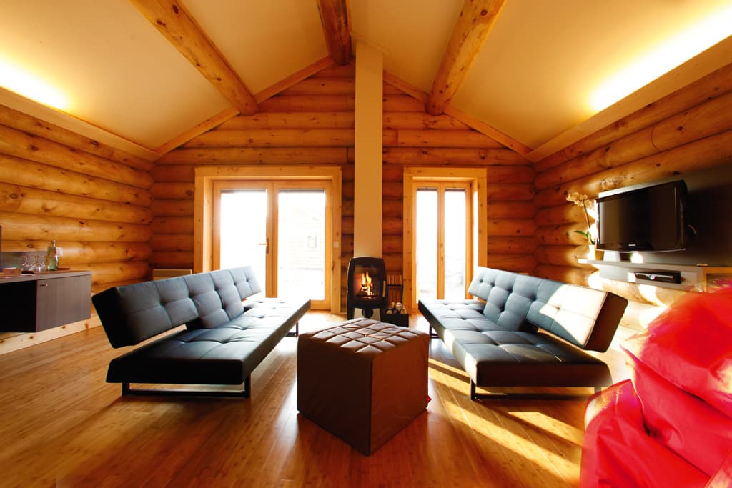 Alpine Hotel Bispingen, Blockhütten direkt an der A7