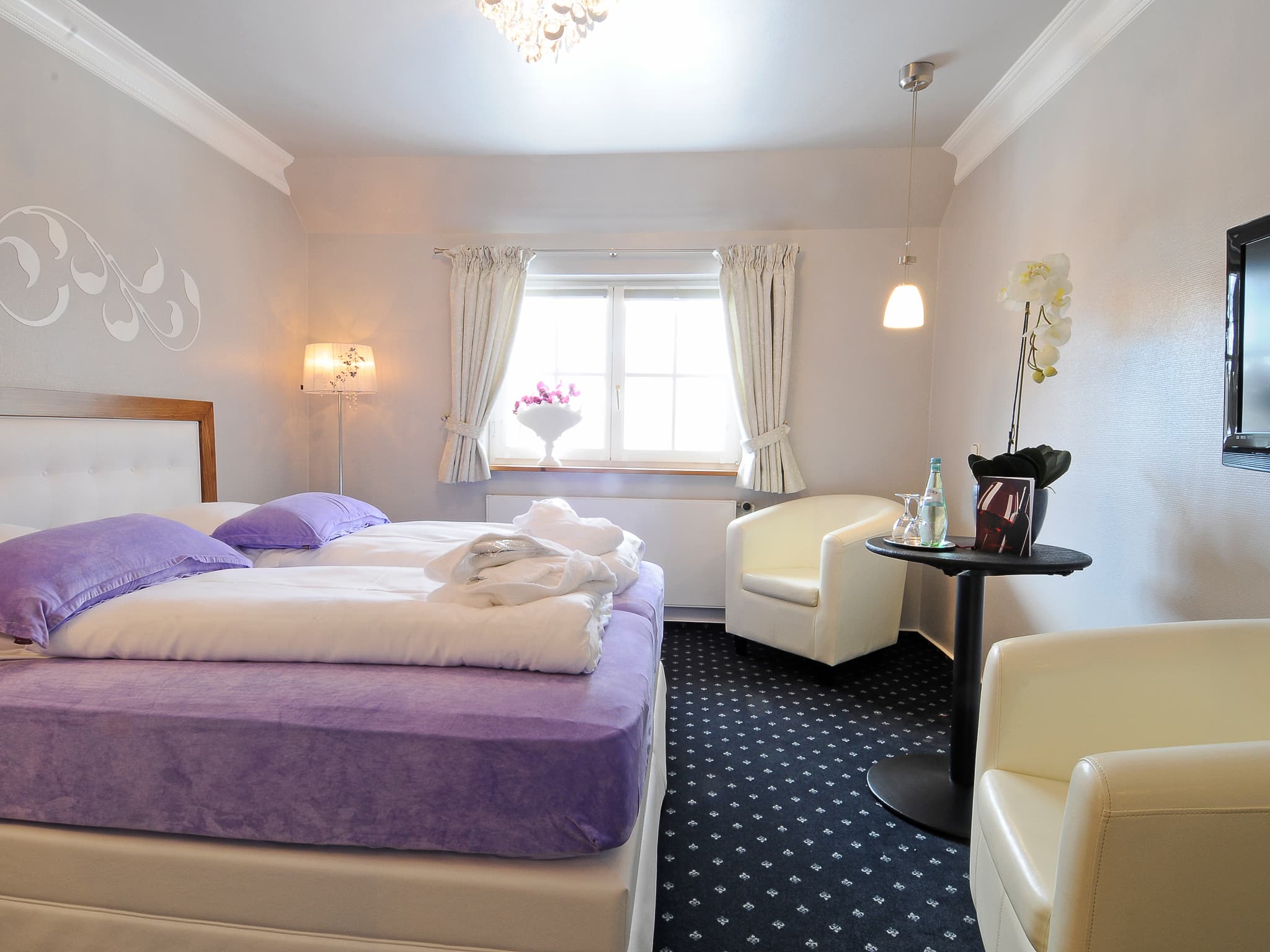 Standardzimmer in dem Amethyst Hotel in Lüneburg