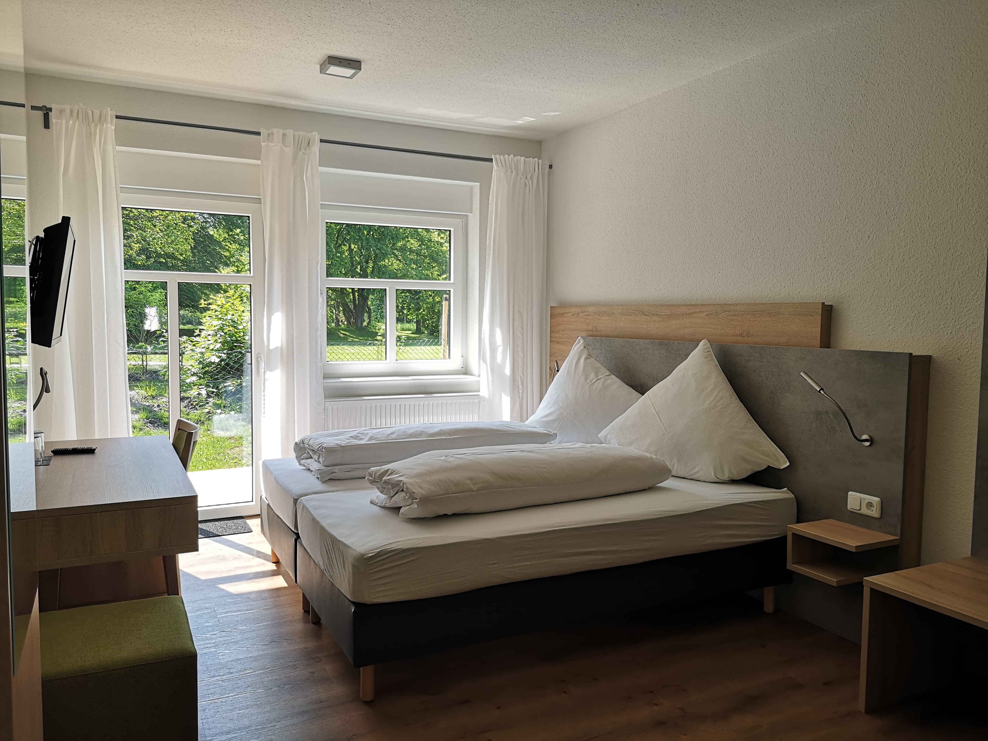 Hotel Dat Greune Eck Soltau Doppelzimmer mit Blick auf den Stadtpark