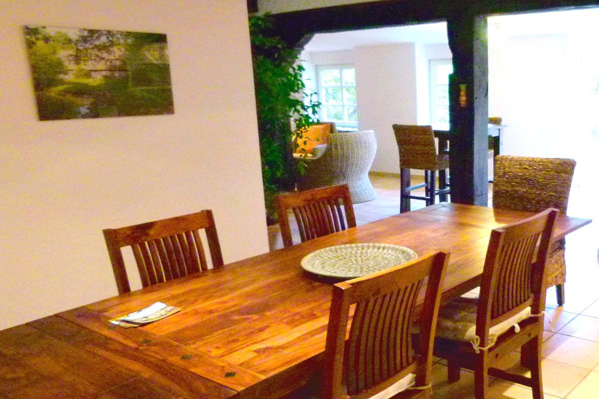 Esstisch in der Ferienwohnung Reethof 1575 an der Seeve in Jesteburg