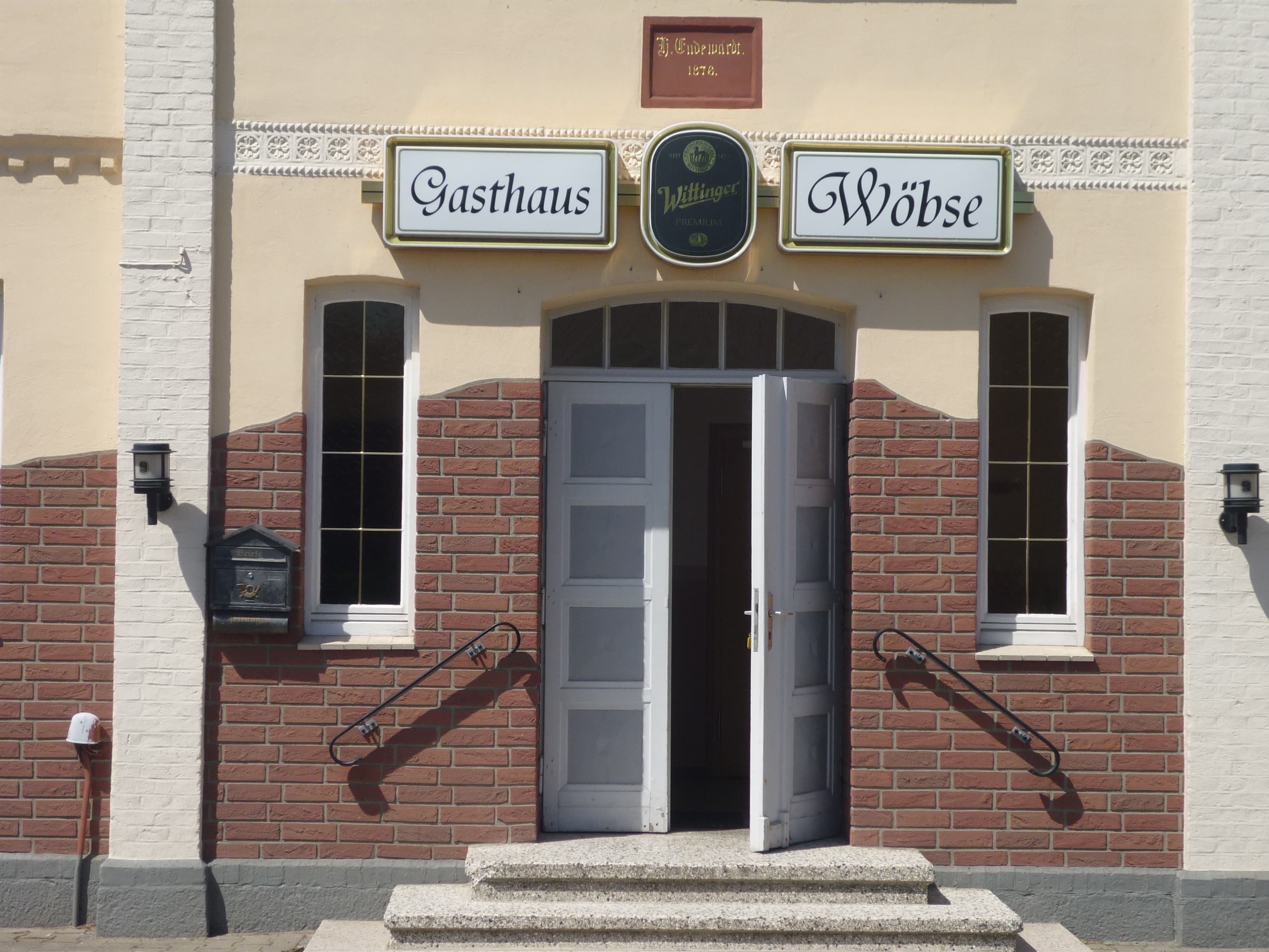 Eingang des Gasthauses Wöbse in Suhlendorf