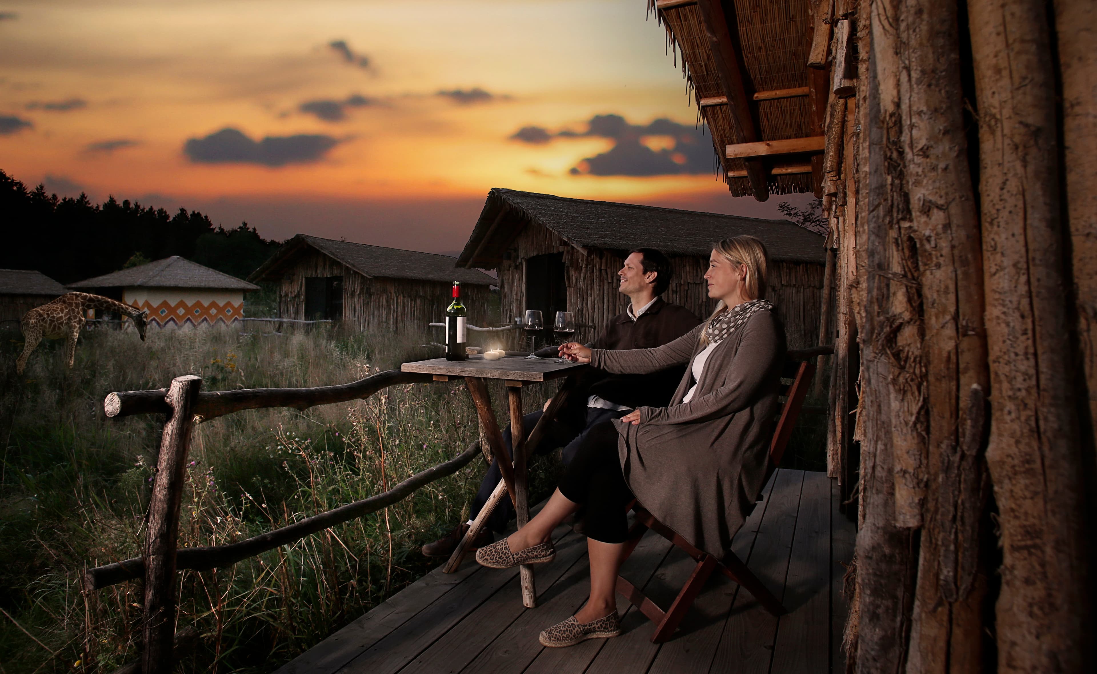 Masai Mara Lodges im Serengeti-Park Abend