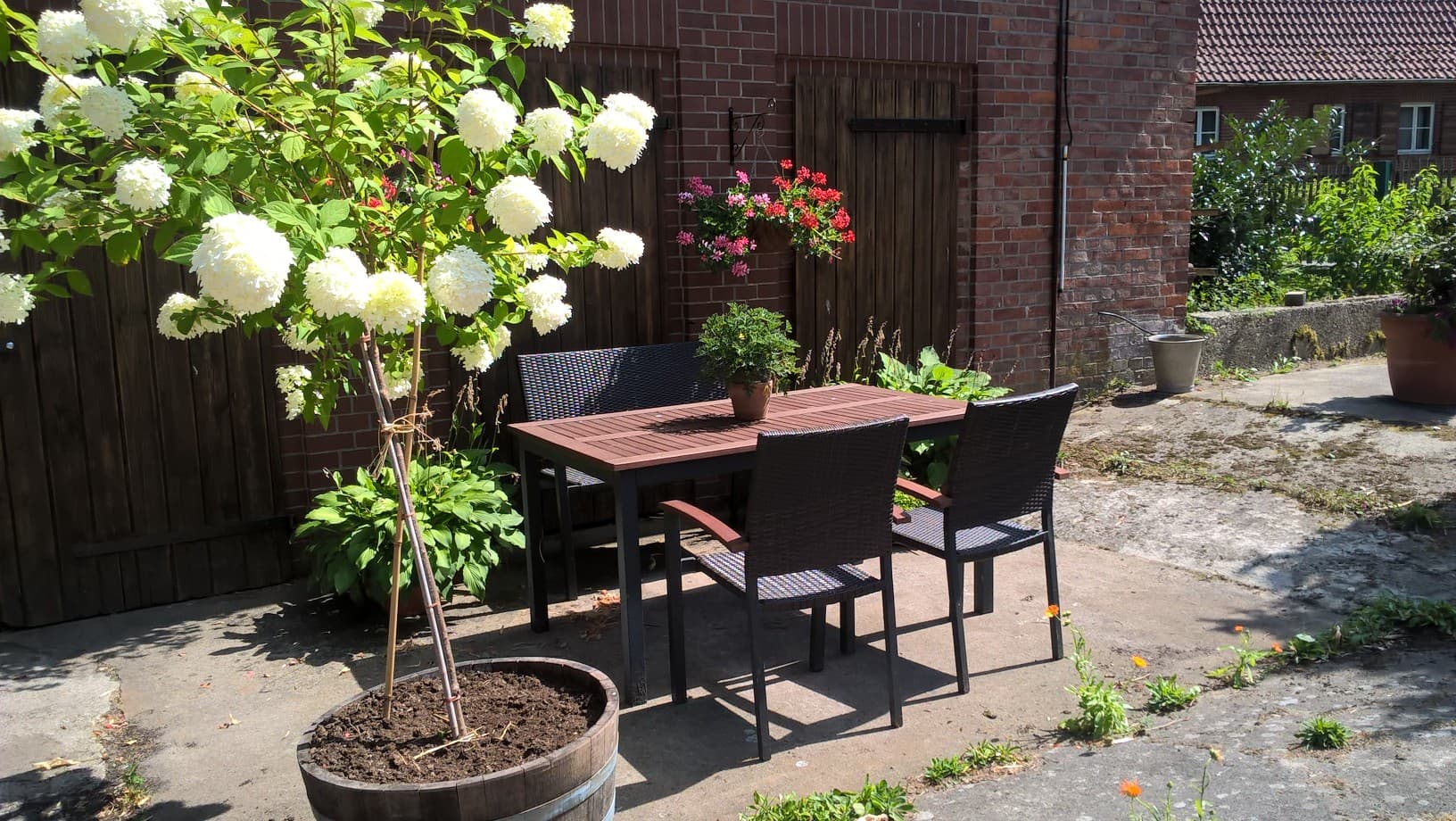 Gästesitzplatz auf dem Hof