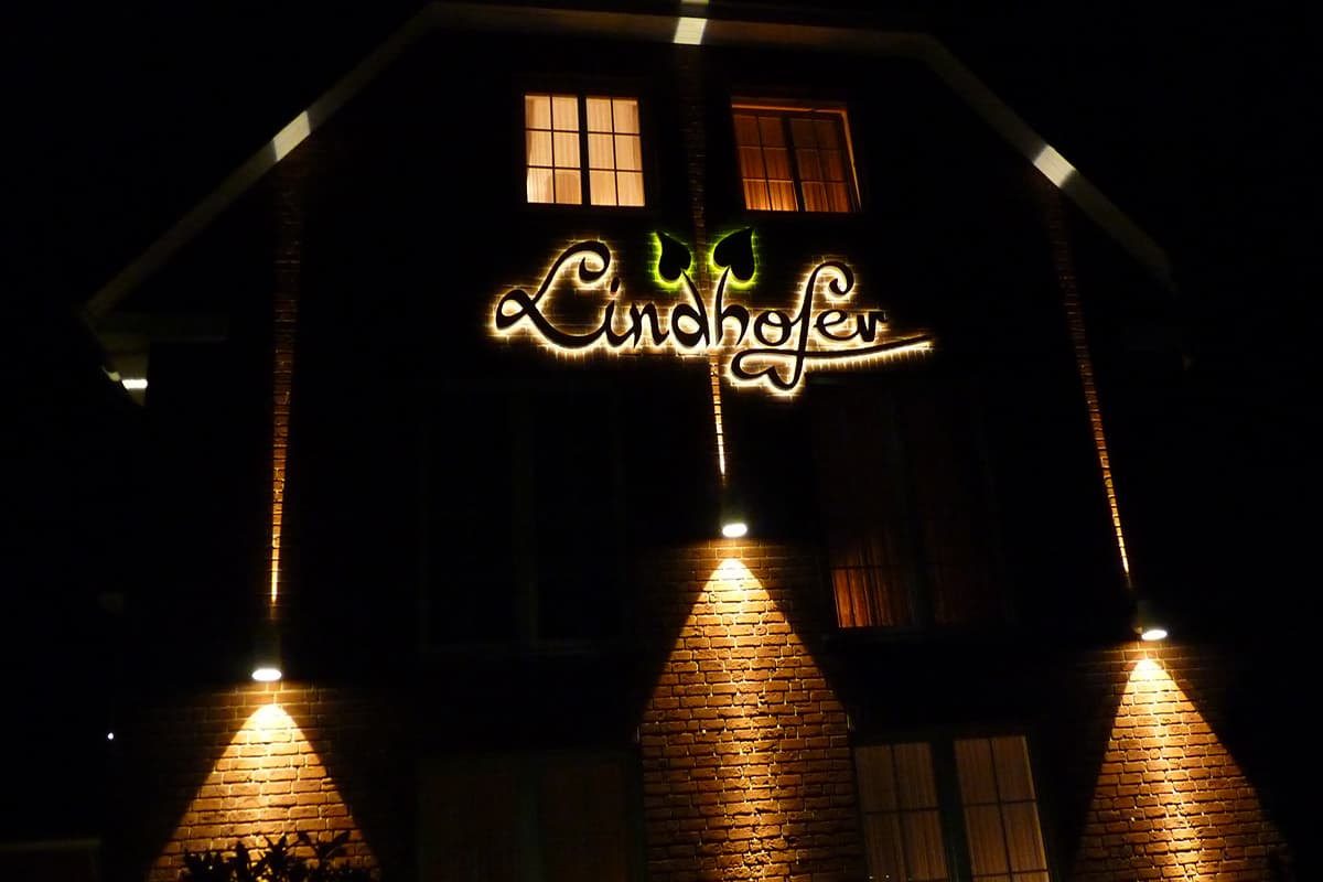 Ferienwohnungen Pension LindhoferApartments Pension LindhoferFerielejligheder Pension LindhoferVakantiewoningen Pension Lindhofer