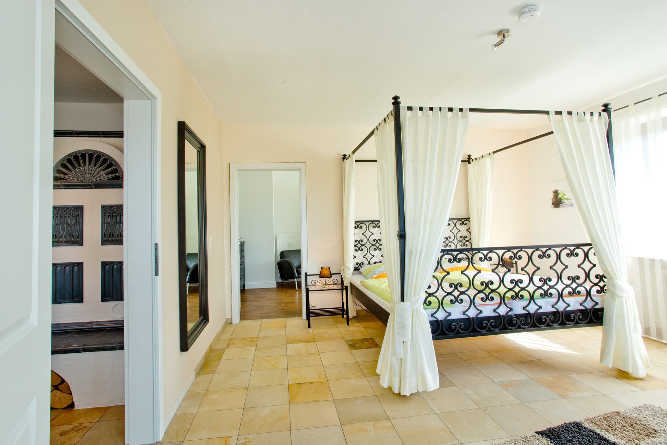 Schlafzimmer in der Ferienwohnung Zum Kaminzimmer in Toppenstedt