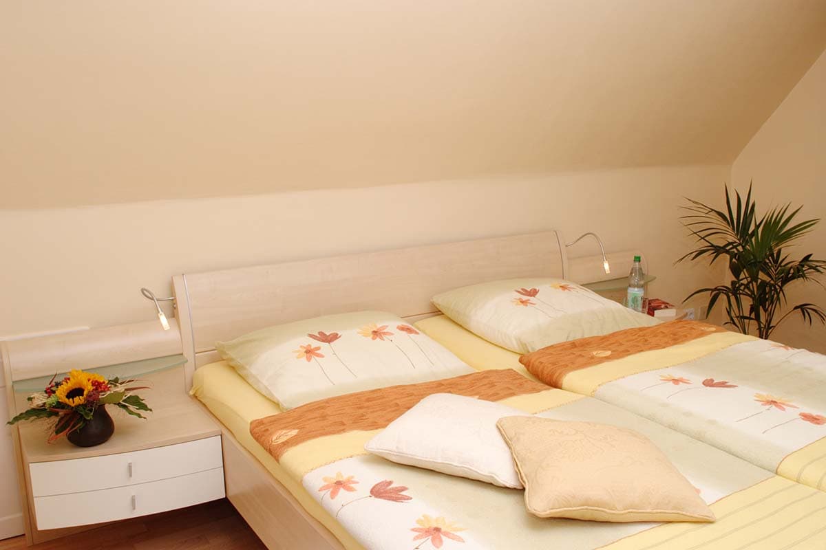 Schlafzimmer in der Ferienwohnung Am Heidepark in Bispingen