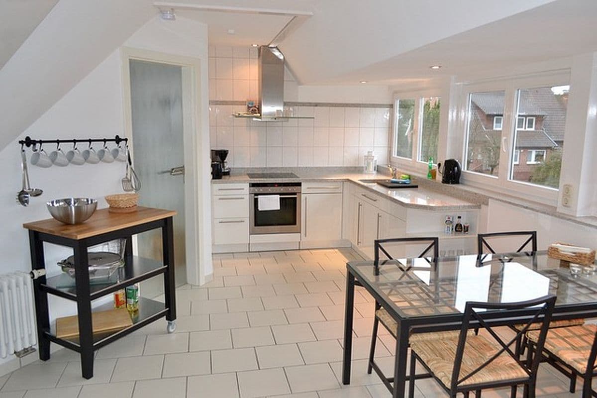 FeWo Im Auetal Küche mit Esstisch