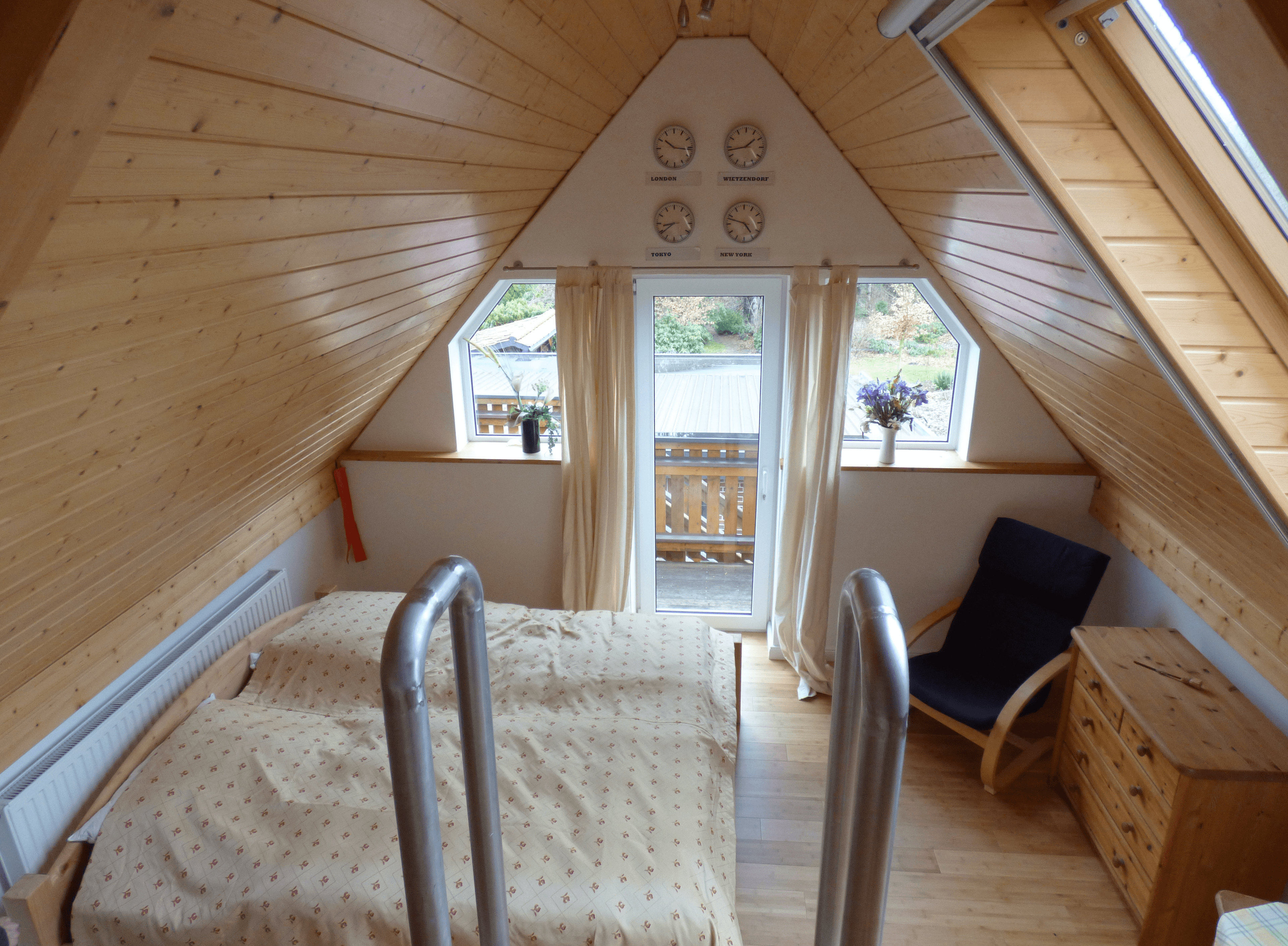 Schlafzimmer 2 mit Innentreppe