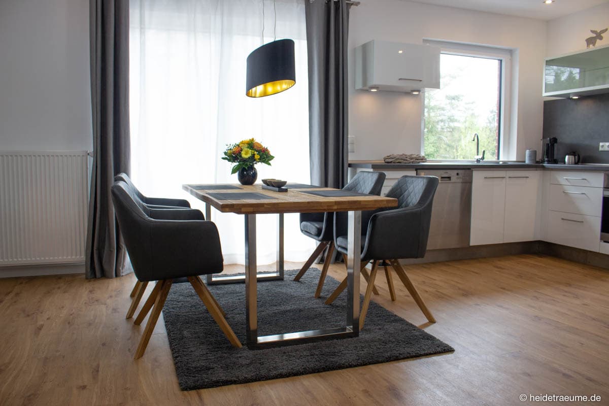 Küche/Essbereich Pferdeflüsterer in den Heideträume Appartements in Undeloh