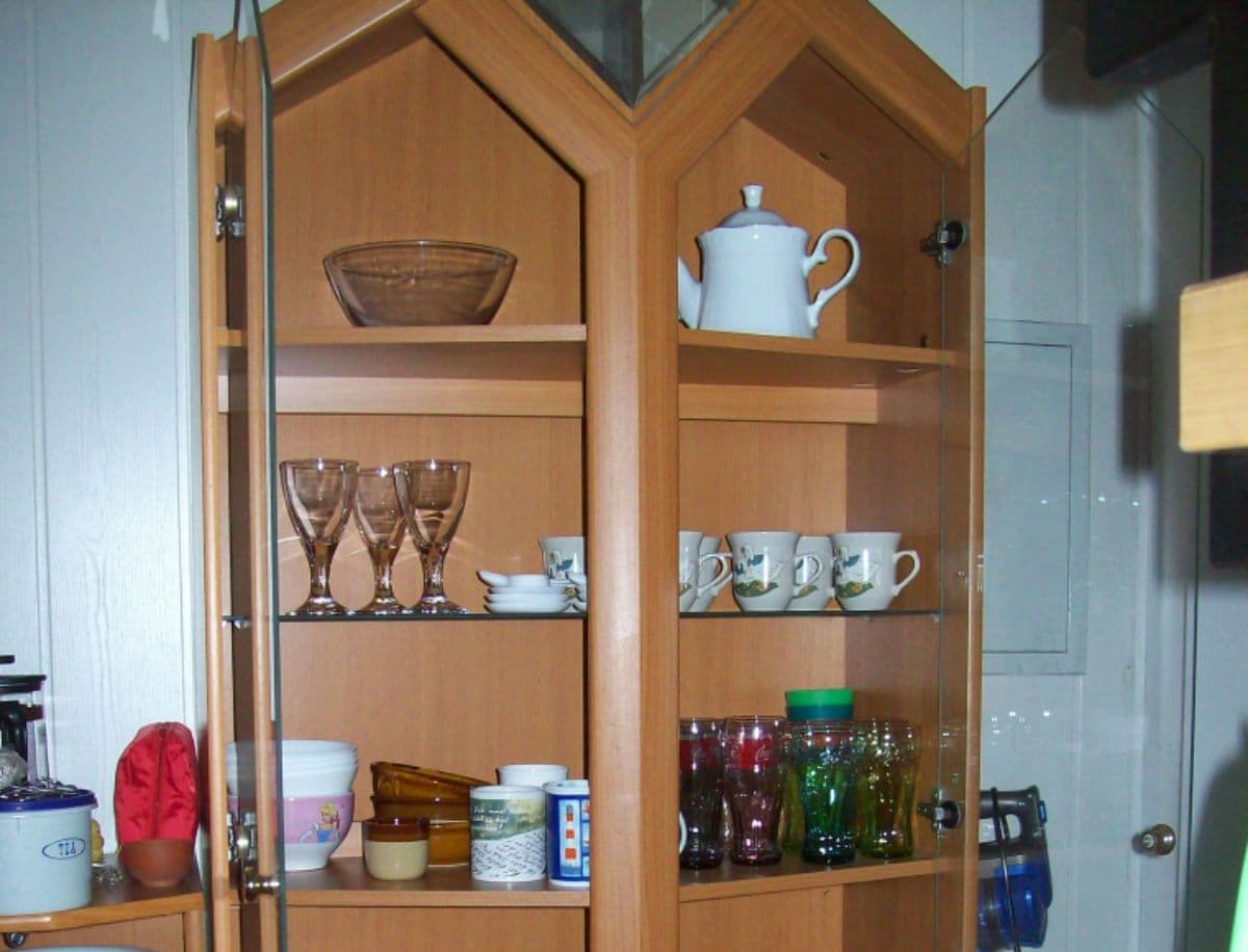 Vitrinenschrank