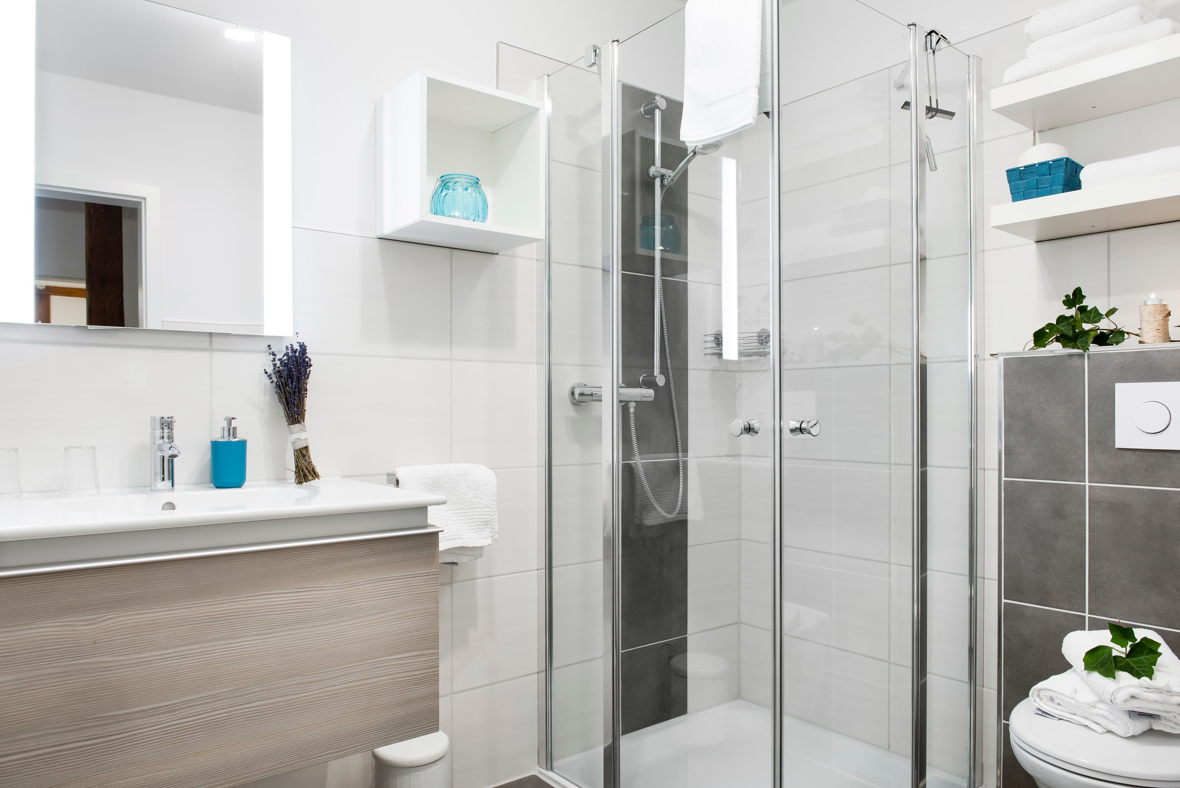 Das Badezimmer der Ferienwohnung Starkenweide auf dem Heitmannshof in Rosengarten