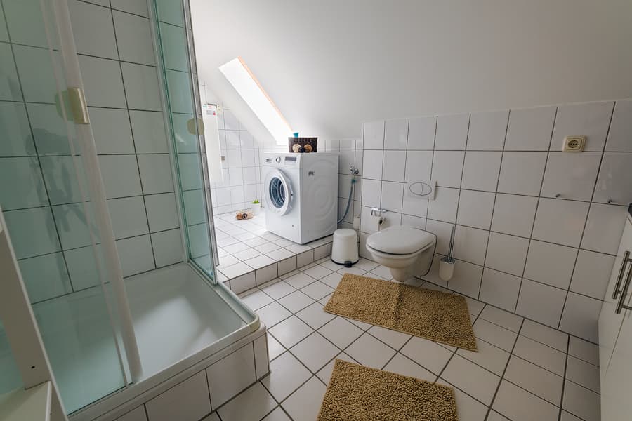 Bad oben mit Dusche Ferienwohnung 1
