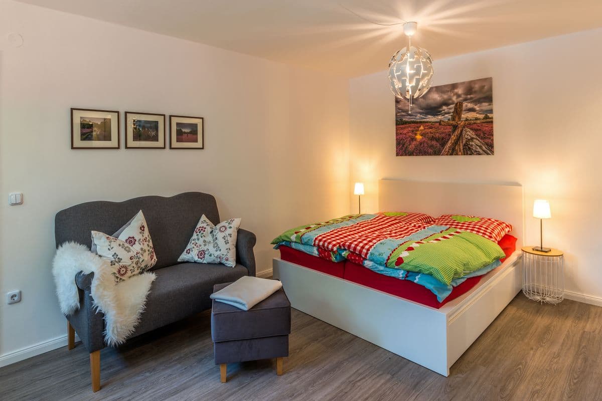 Wohn- und Schlafraum in der Ferienwohnung "An der alten Wassermühle" in Müden