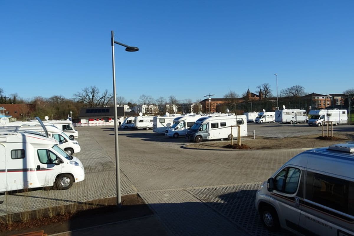 mit dem wohnmobil nach celle auf den stellplatz am badeland