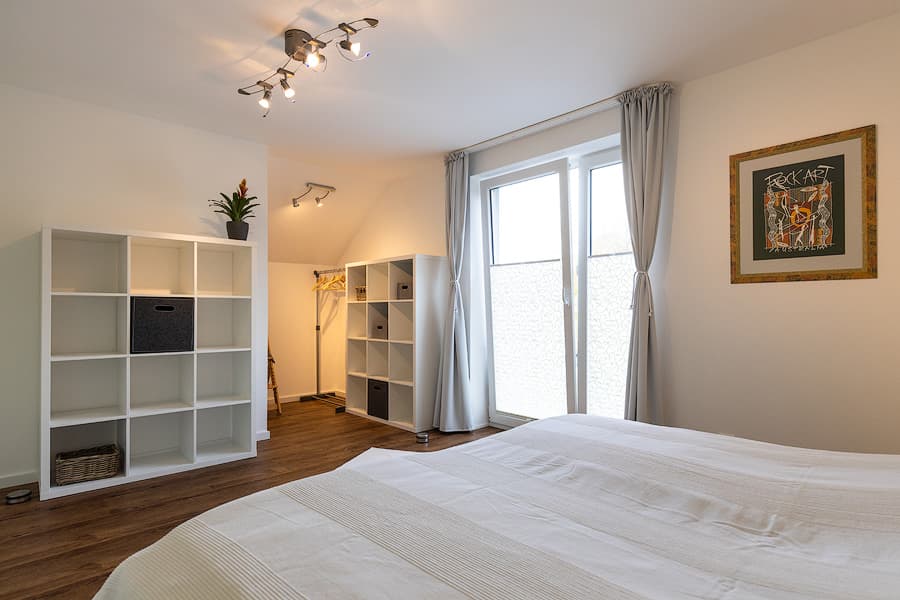 Schlafzimmer in den Ferienwohnungen Villa-Duck-Dich-Südheide in Hermannsburg