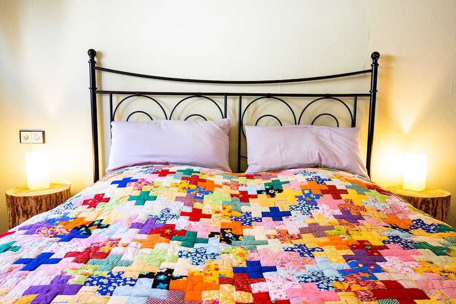 Schlafzimmer in den Ferienwohnungen Villa-Duck-Dich-Südheide in Hermannsburg