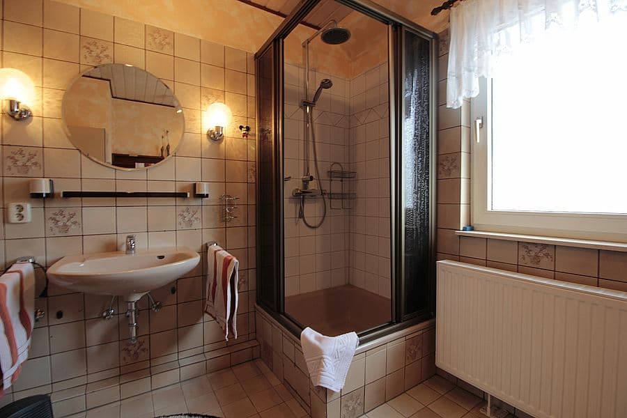 Badezimmer in der Ferienwohnung Ahrens Müden Örtze