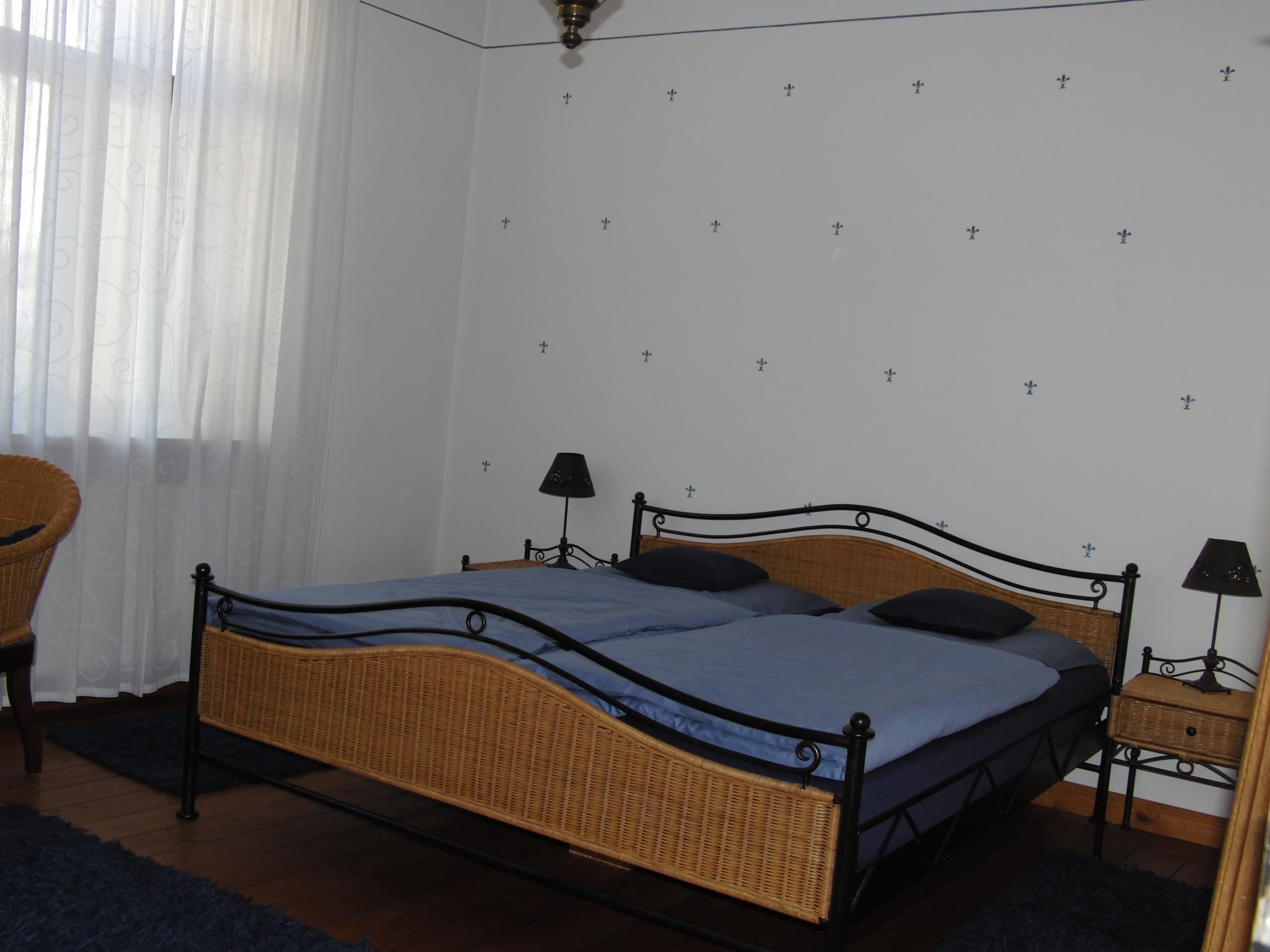 Lilienzimmer in der Ferienwohnung Gästehaus EinsA in Celle