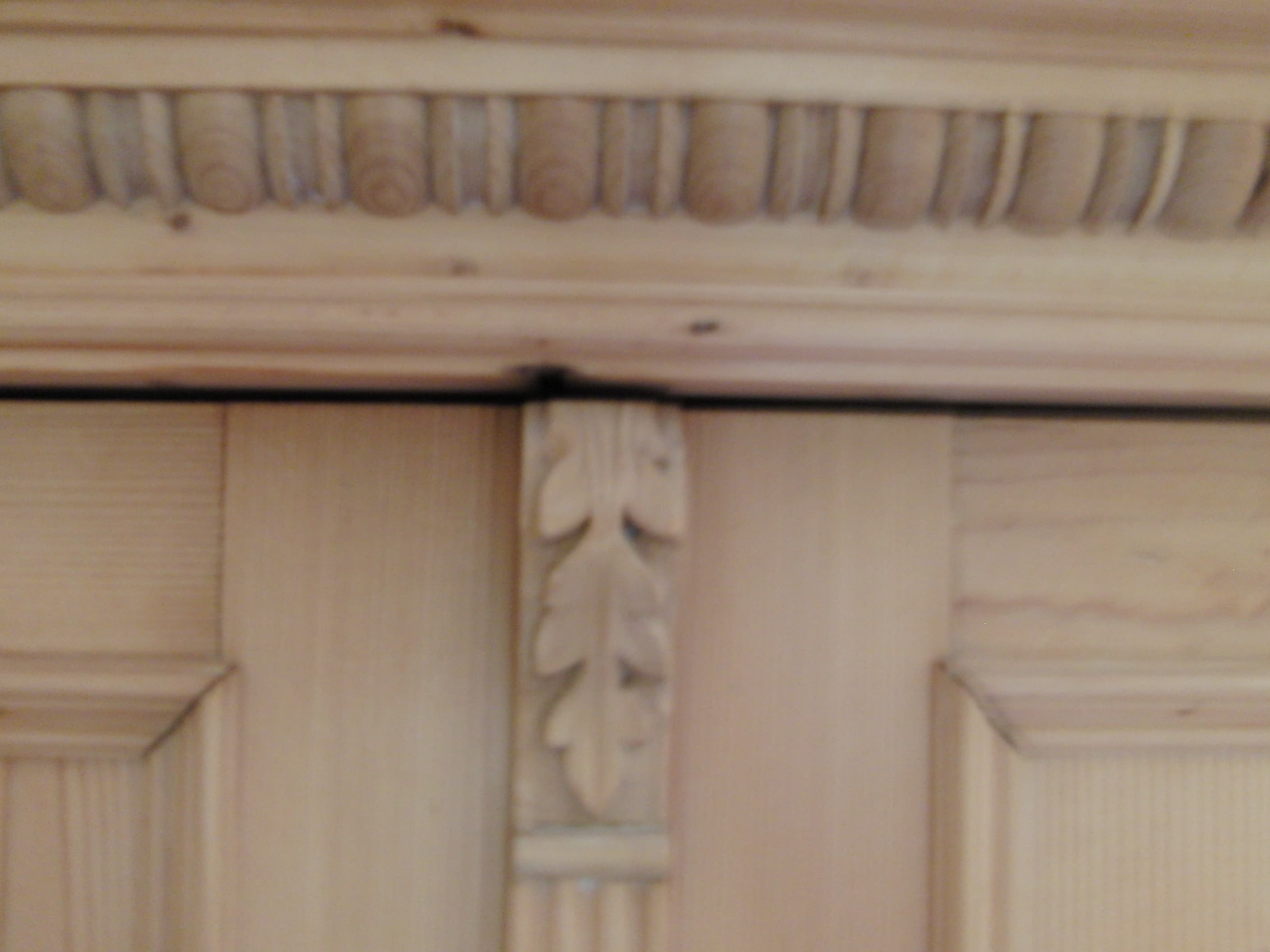 Schrankornament in der Ferienwohnung Gästehaus EinsA in Celle