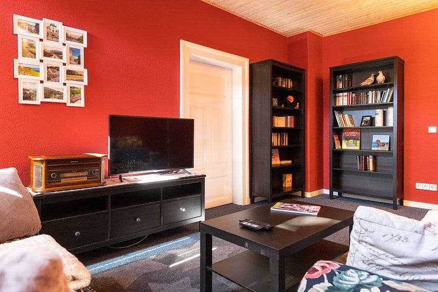 Wohnzimmer in der Ferienwohnung The Old Heroes Flat in Hermannsburg