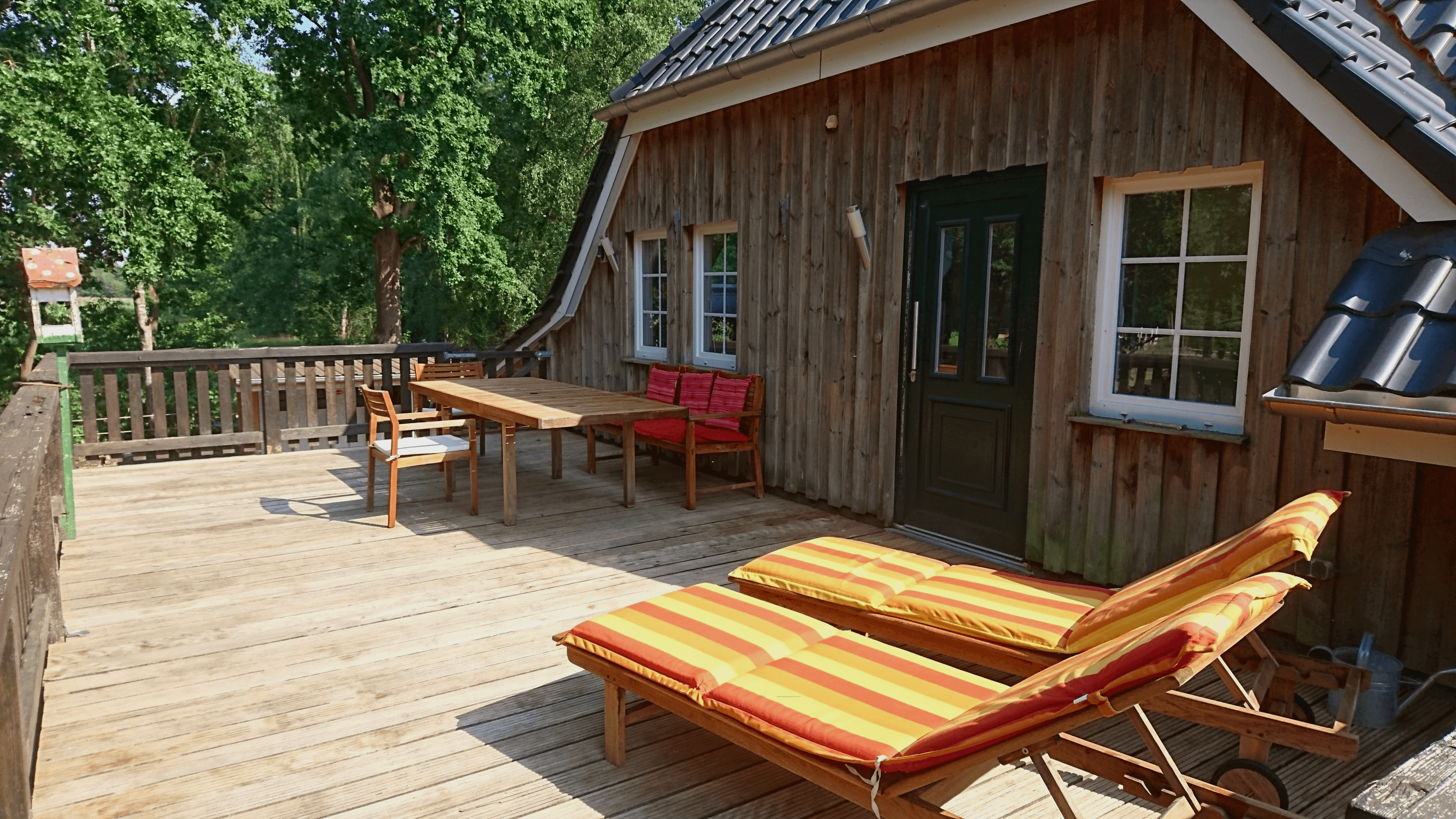 Dachterrasse mit Wohnungszugang der Ferienwohnung "Über dem Stutenstall" in Soltau