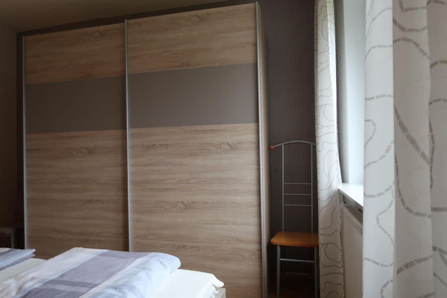 Das Schlafzimmer 1 in der Ferienwohnung Wildung in Lüneburg