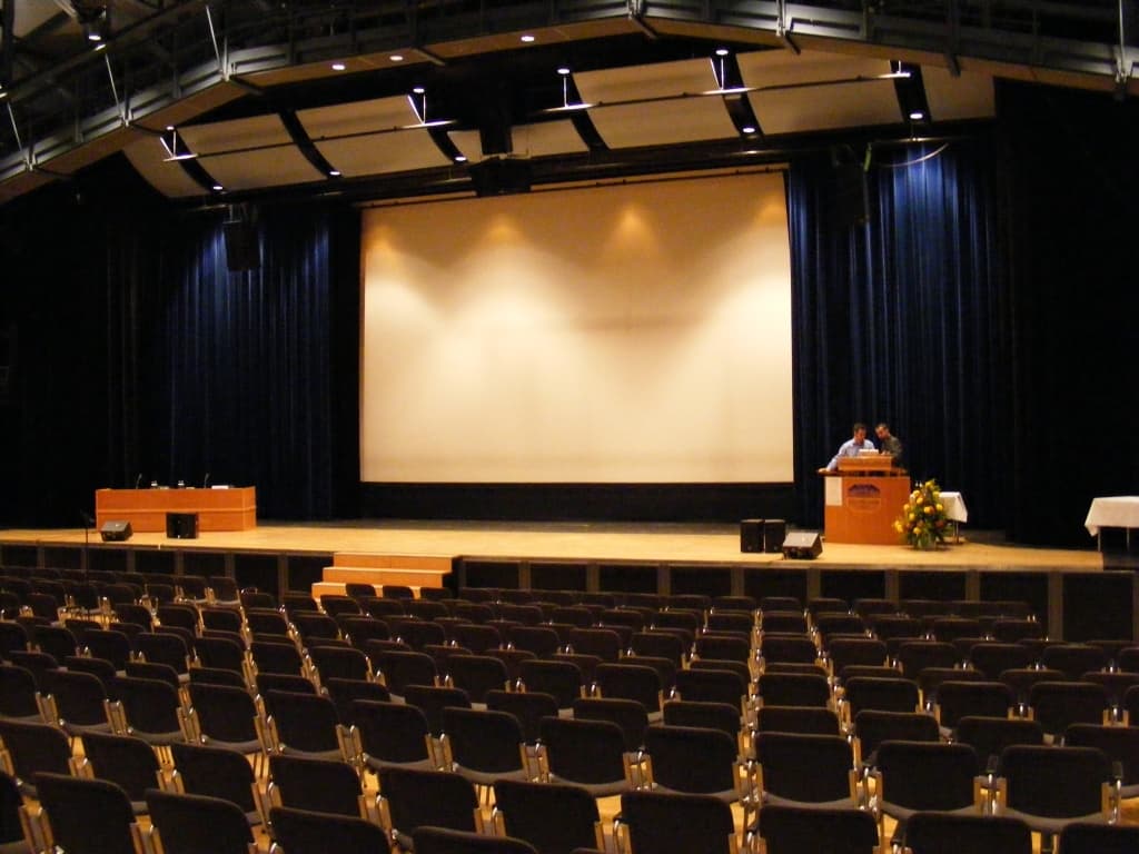 congress union celle Blick auf Bühne