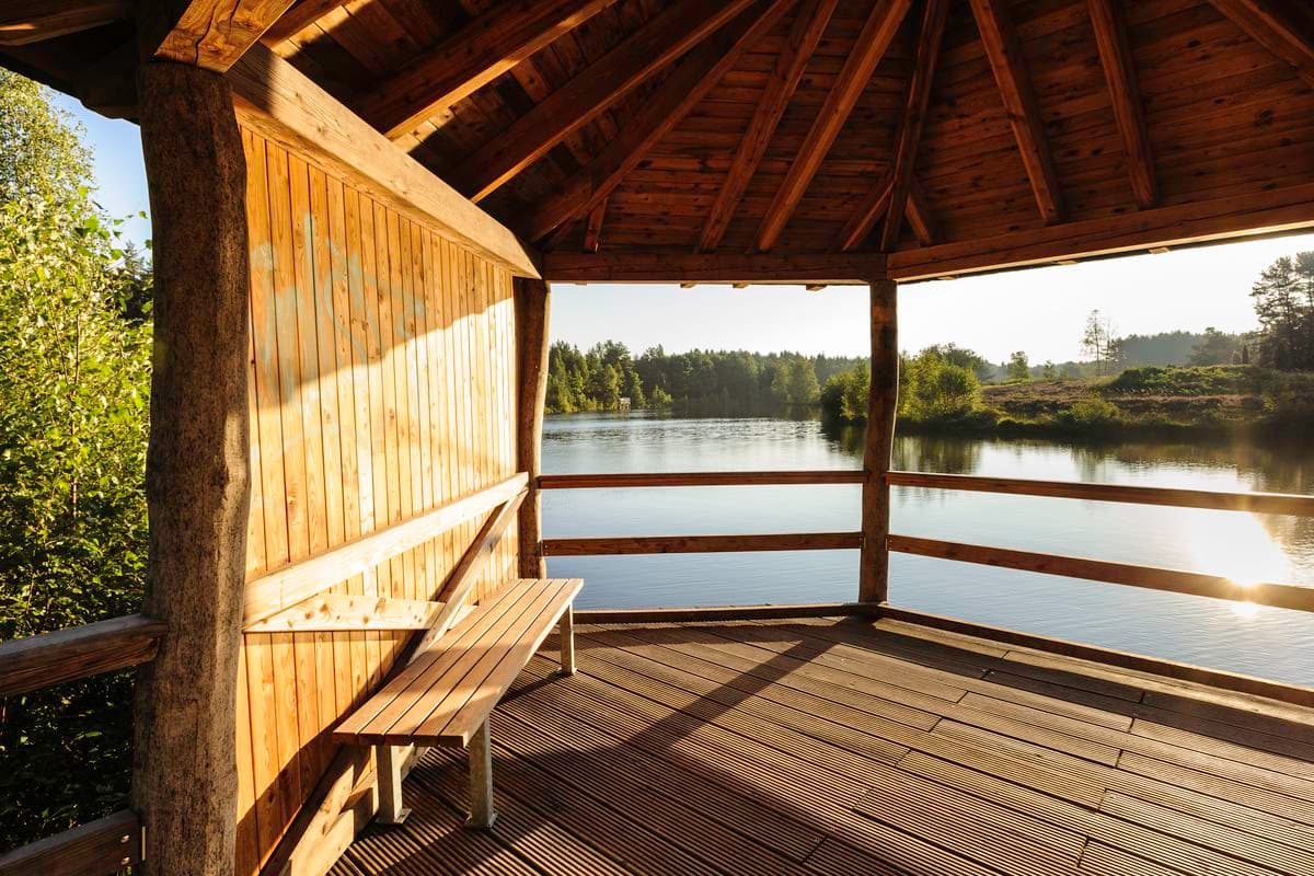 Im Pavillion kann die Aussicht gut geschützt vor Sonne, wind und Regen genossen werden.