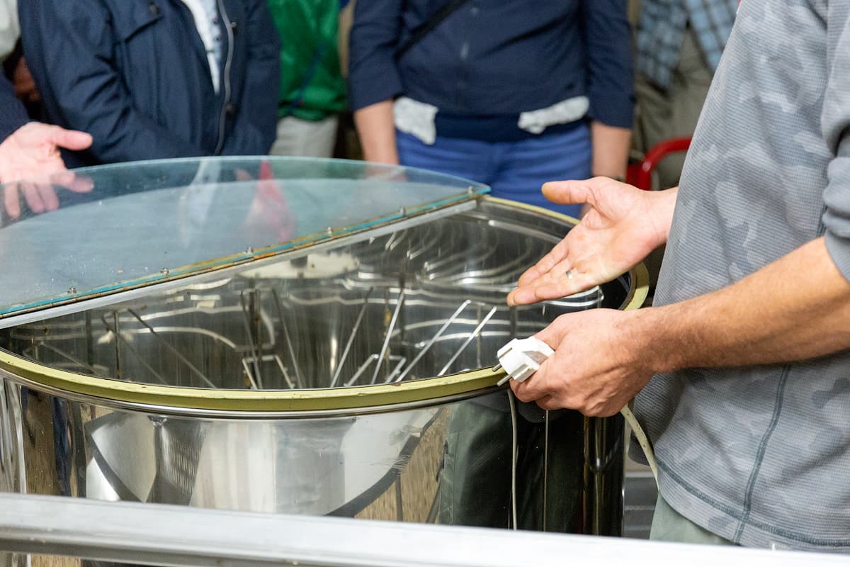 Honigschleuder für den Heide-Honig in der Imkerei