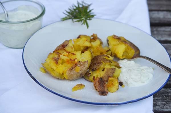 Ofenkartoffel auf Teller