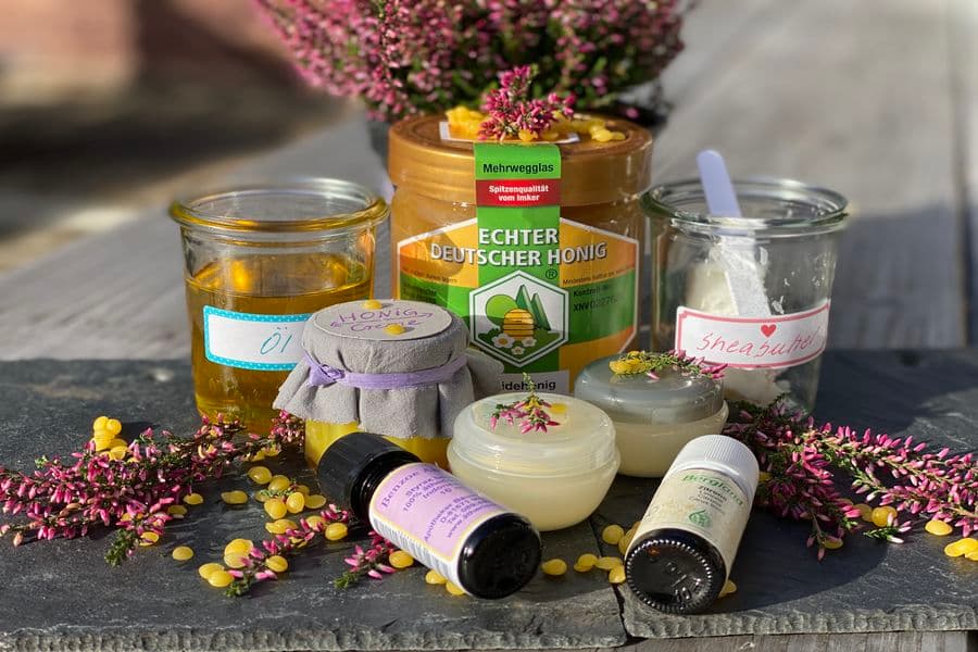 Honig, Sheabutter, Öl, ätherische Öle - Zutaten für Handcreme