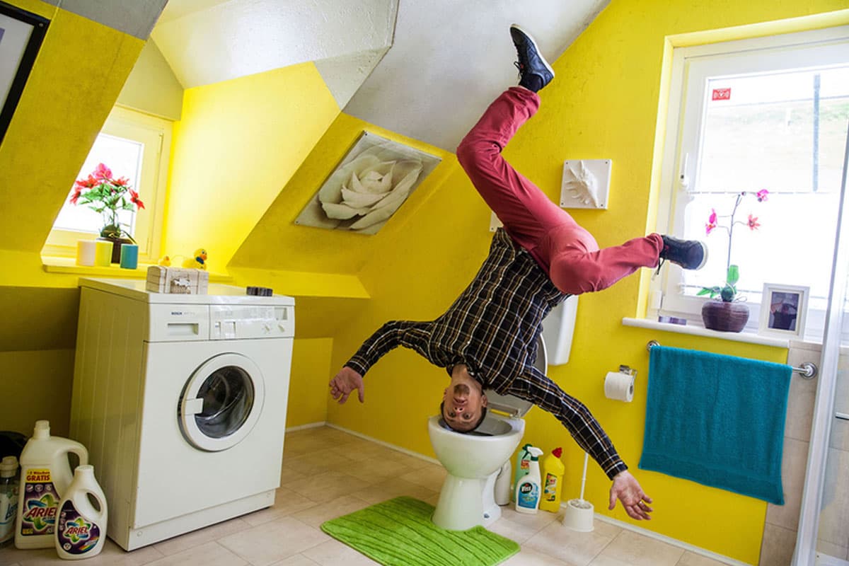 Verrücktes Haus Bispingen Kopfstand in der Toilette