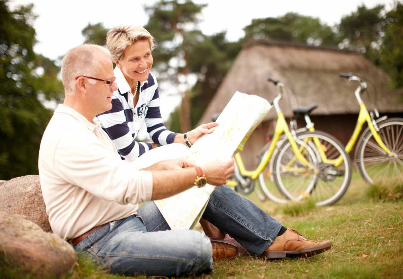Fahrradpause am Schafstall in der Lüneburger Heide