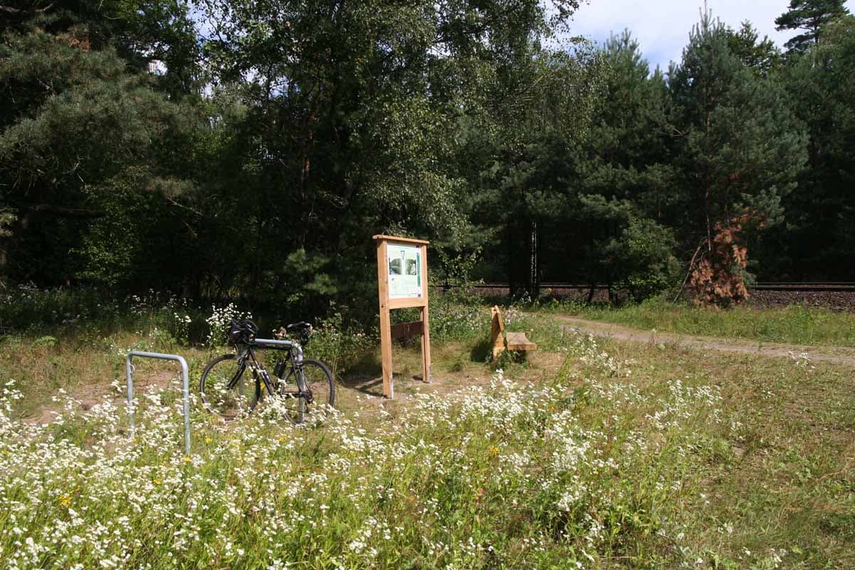 Naturinformationstafel am Naturschutzgebiet Dieksbeck südlich von Deutsch Evern