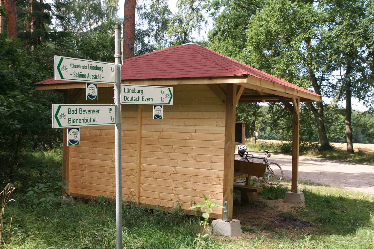 Wegweisung des Ilmenauradweges bei Deutsch Evern