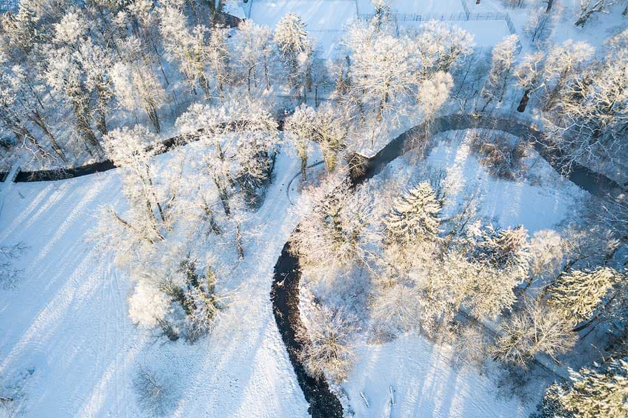 Klosterpark des Klosters Wienhausen im Winter aus der Luft