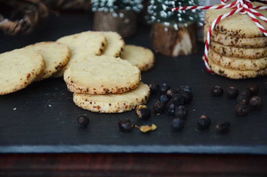 Knusprige Heidesand-Plätzchen, mit Wacholder gewürzt