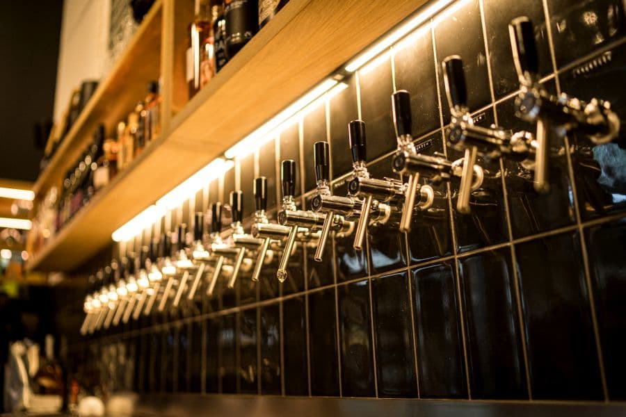 Zapfhähne in der Gastwirtschaft TO HUUS in Lüneburg