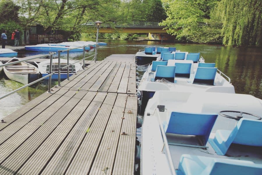 Bootsanleger bei dem Biergarten Schröders Garten in Lüneburg