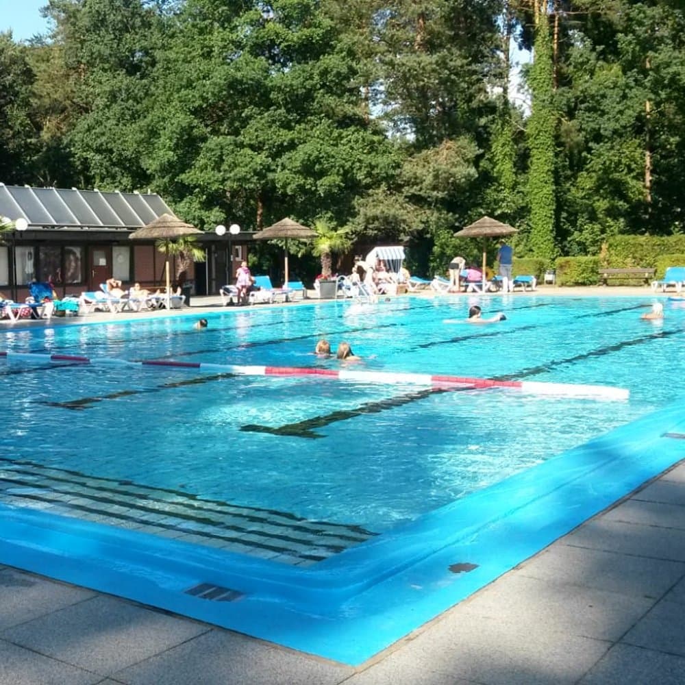 Der Wohnmobilstellplatz gehört zum Ferienzentrum Heidenau.