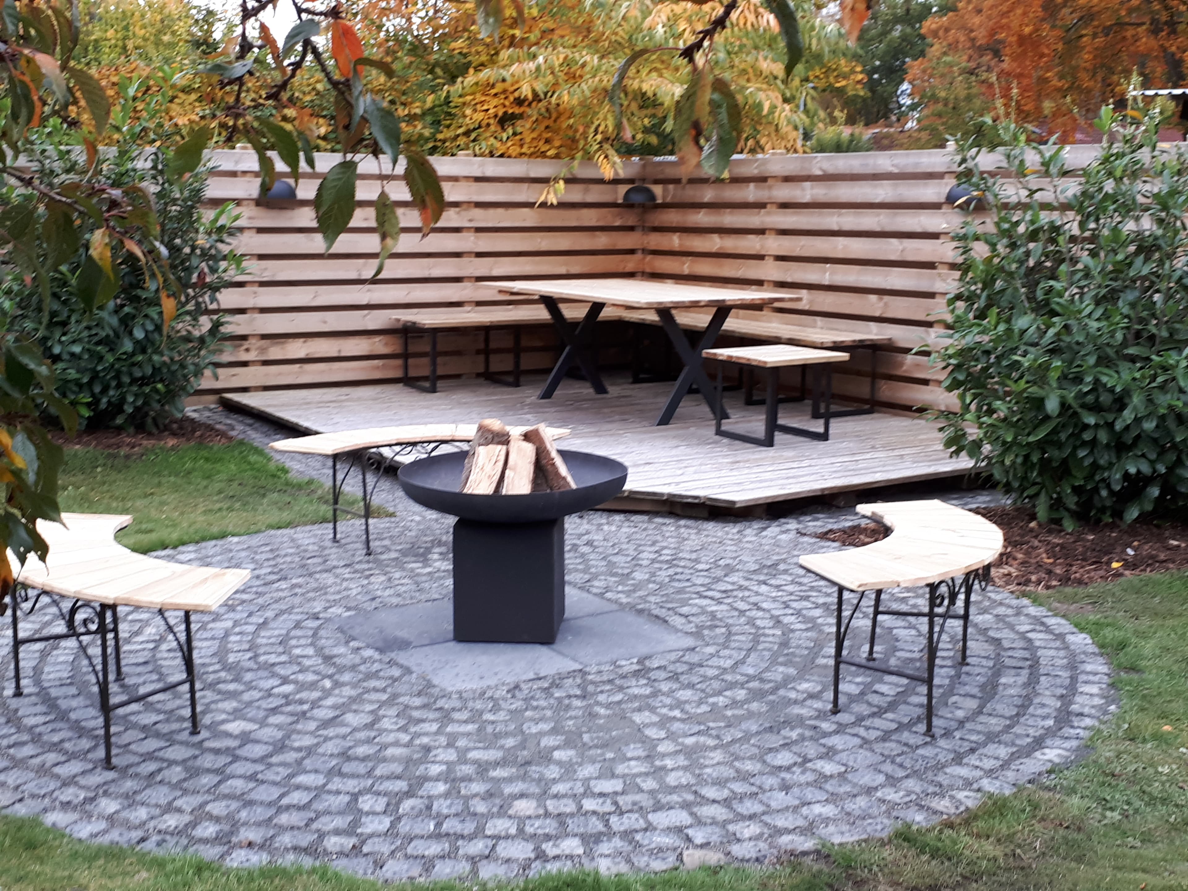 Grillecke mit Feuerschale