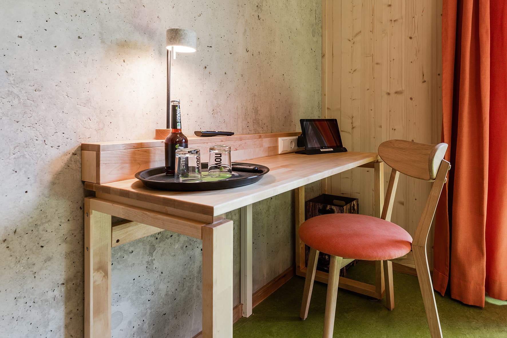 Sitzecke eines Doppelzimmers im Hotel 11 Eulen in Uelzen