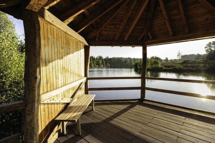 Heideschleife Angelbecksteich Rundweg barrierefrei SchutzhütteHeideschleife Angelbecksteich circular trail barrier-free shelter hutHeideschleife Angelbecksteich cirkulær sti barrierefri shelterhytteHeideschleife Angelbecksteich rondweg barrièrevrije schuilhut