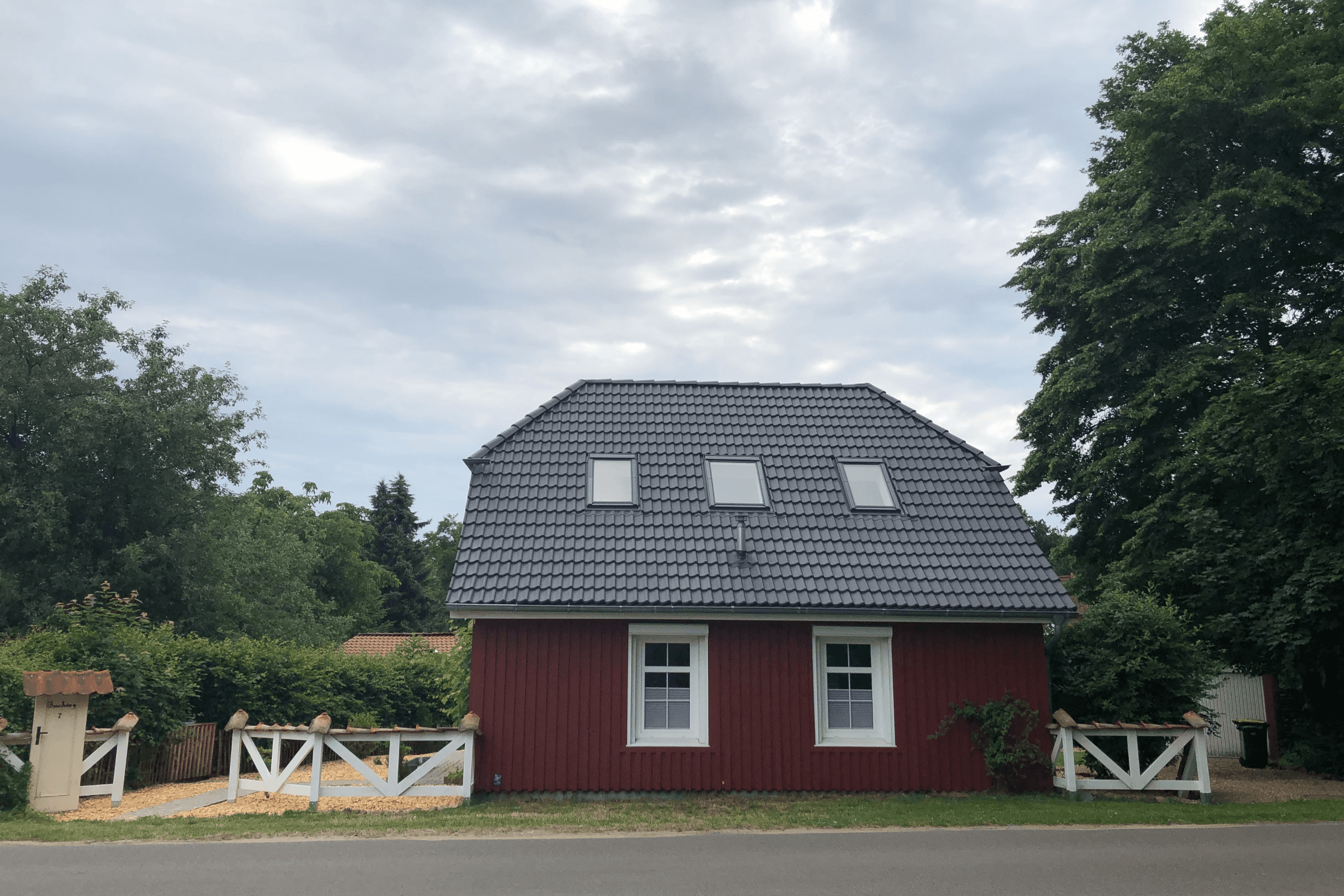 Straßenansicht des Ferienhauses Lütt hus in Wietze