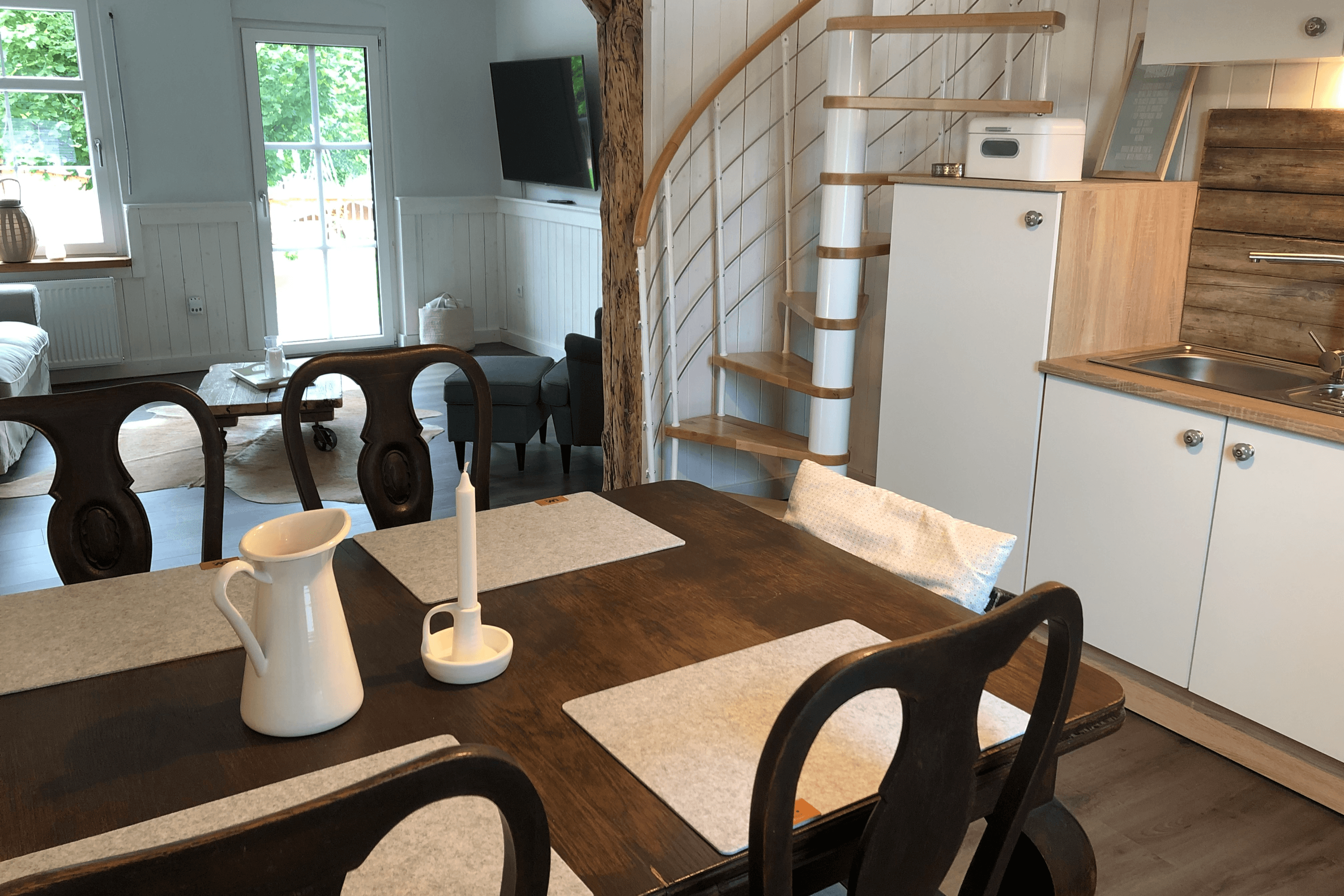 Esstisch in dem Ferienhaus Lütt hus in Wietze