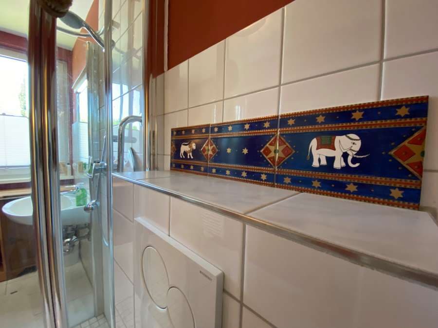 Badezimmer in der Ferienwohnung Heide-Tukkul in HermannsburgBathroom in the Heide-Tukkul vacation apartment in HermannsburgBadeværelse i ferielejligheden Heide-Tukkul i HermannsburgBadkamer in Heide-Tukkul appartement in Hermannsburg